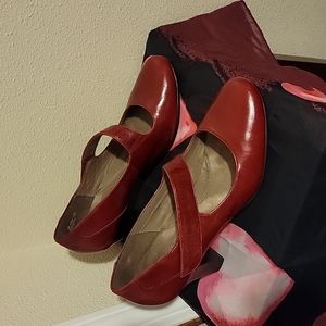 Burgundy Aerosoles Heels Size 9 Never Worn